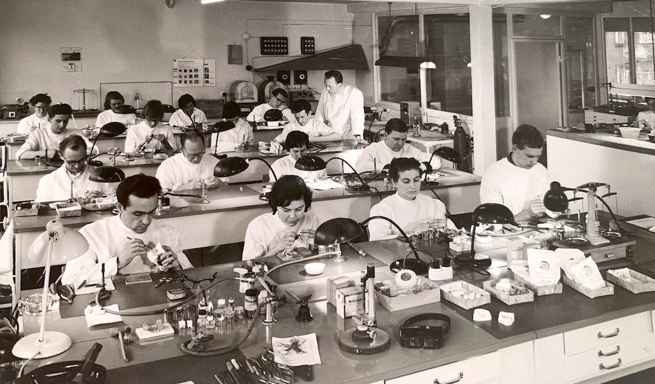 Arbeit im Labor in den 1960er-Jahren.