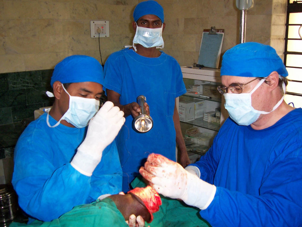 Rund 550 Operationen inklusive Amputationen werden jährlich in der Klinik durchgeführt – füt Mittellose sind sie kostenlos.