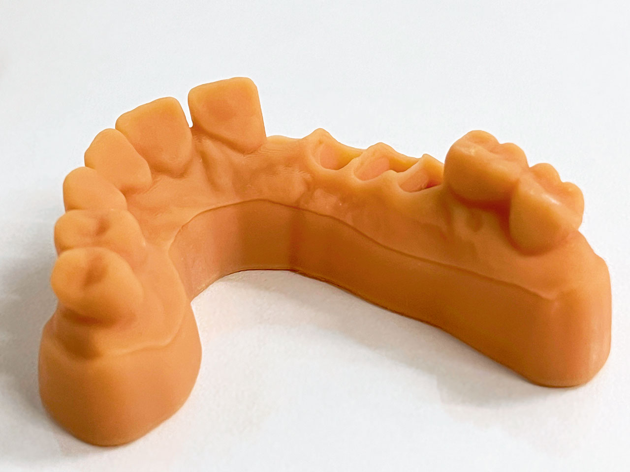 Abb. 4 Beispielhafte, aus Water-Washable Dental Model Resin von Phrozen 3-D-gedruckte Applikationen, ...