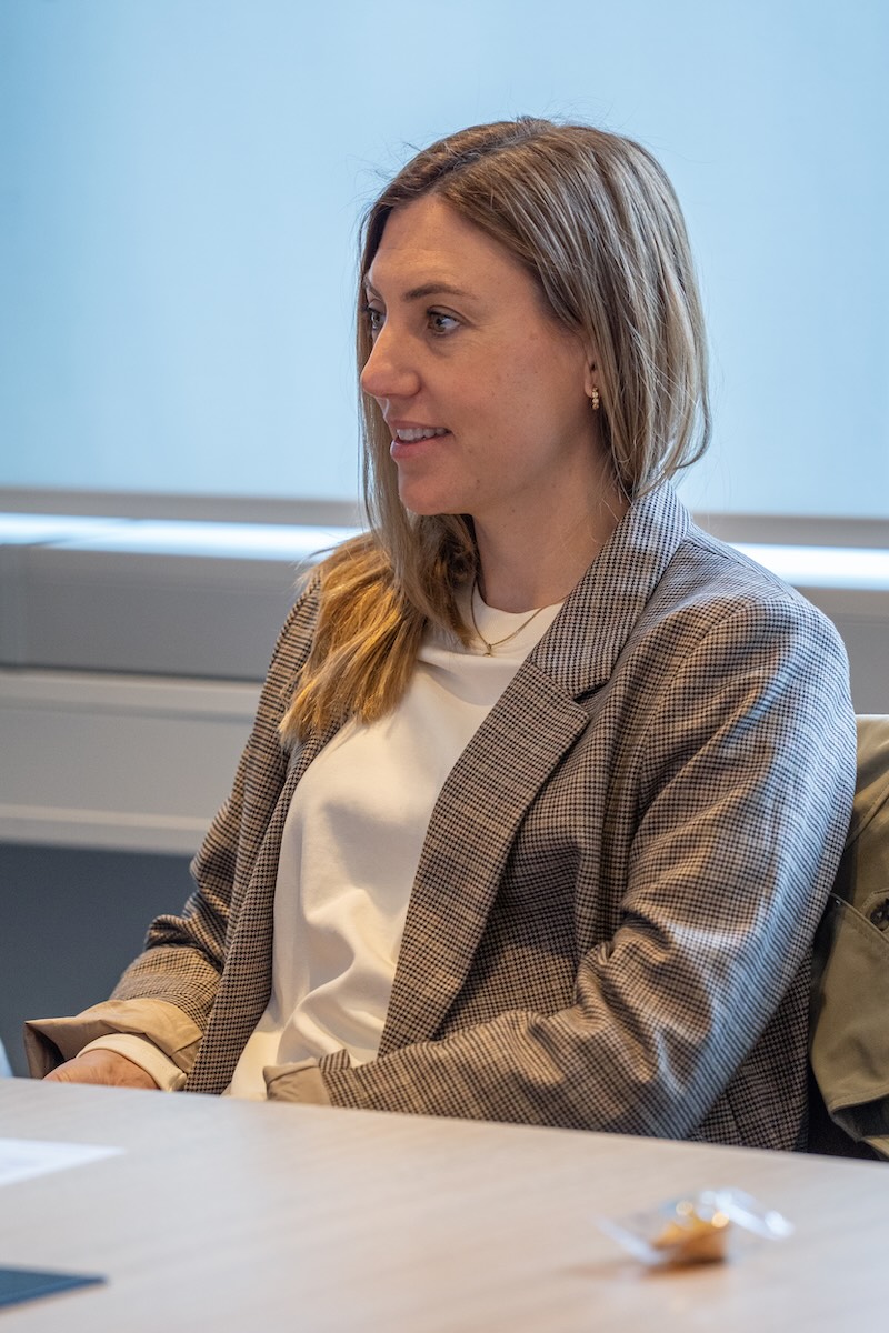 Dr. Stephanie Huth, Klingenberg am Main: „Tetric Plus vereint alles, was ich brauche – für mich ist es die eierlegende Wollmilchsau unter den Kompositen.“