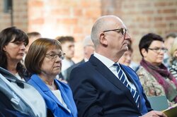 Der brandenburgische Ministerpräsident Dietmar Woidke war Gast der Immatrikulation 2024, hier mit der damaligen Gesundheitsministerin Ursula Nonnenmacher.