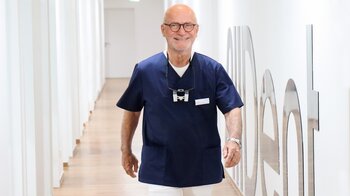 Dr. Wolfgang Bolz arbeitet jetzt als Leiter des Implantatzentrums der AllDent-Gruppe.