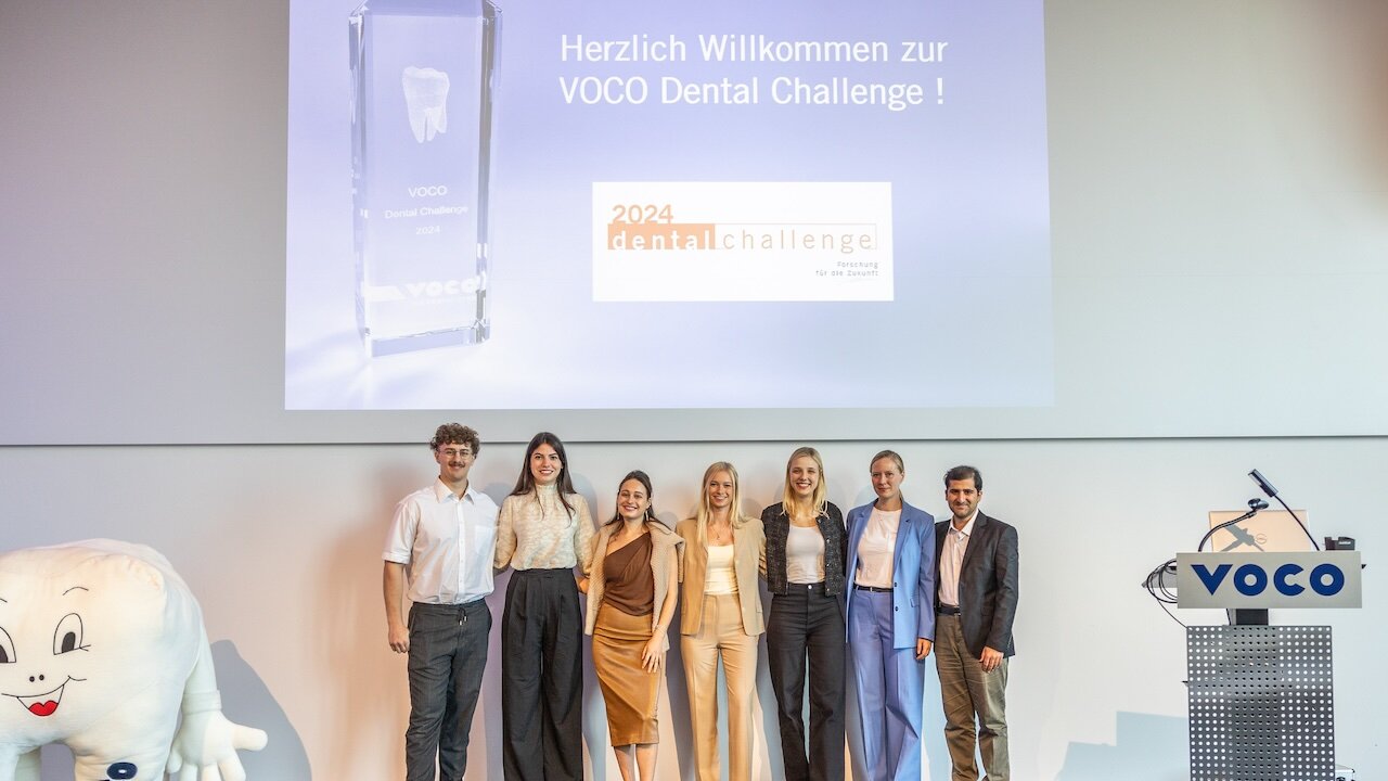 Die Teilnehmerinnen und Teilnehmer der 21. Voco Dental Challenge (von links): Paul Ritzert, Sophia Blanca Alvino, Charlotte Kiewiet de Jonge, Jule Anna Maria Jörissen, Miriam Christin Carolin Albrecht, Lisa Brinkmann und Ramiar Karim