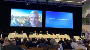 Dr. Markus Heckner, stellvertretender Vorsitzender des Verbands Deutscher Dental-Software Unternehmen, war per Video zugeschaltet.
