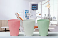 Abb. 2  Die „Dentcyc GmbH“ wurde 2025 für ihren wiederverwendbaren Bio-Mundspülbecher „Dentcup“ mit dem „Green Dental Award“ gewürdigt. Der thermodesinfizierbare Mundspülbecher besteht aus nachhaltigem Biokunststoff und kann Millionen von Einwegbecher ersetzen.