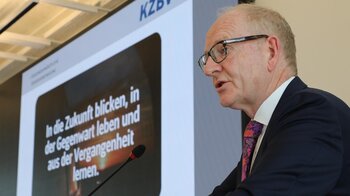 Martin Hendges, Vorstandsvorsitzender der KZBV