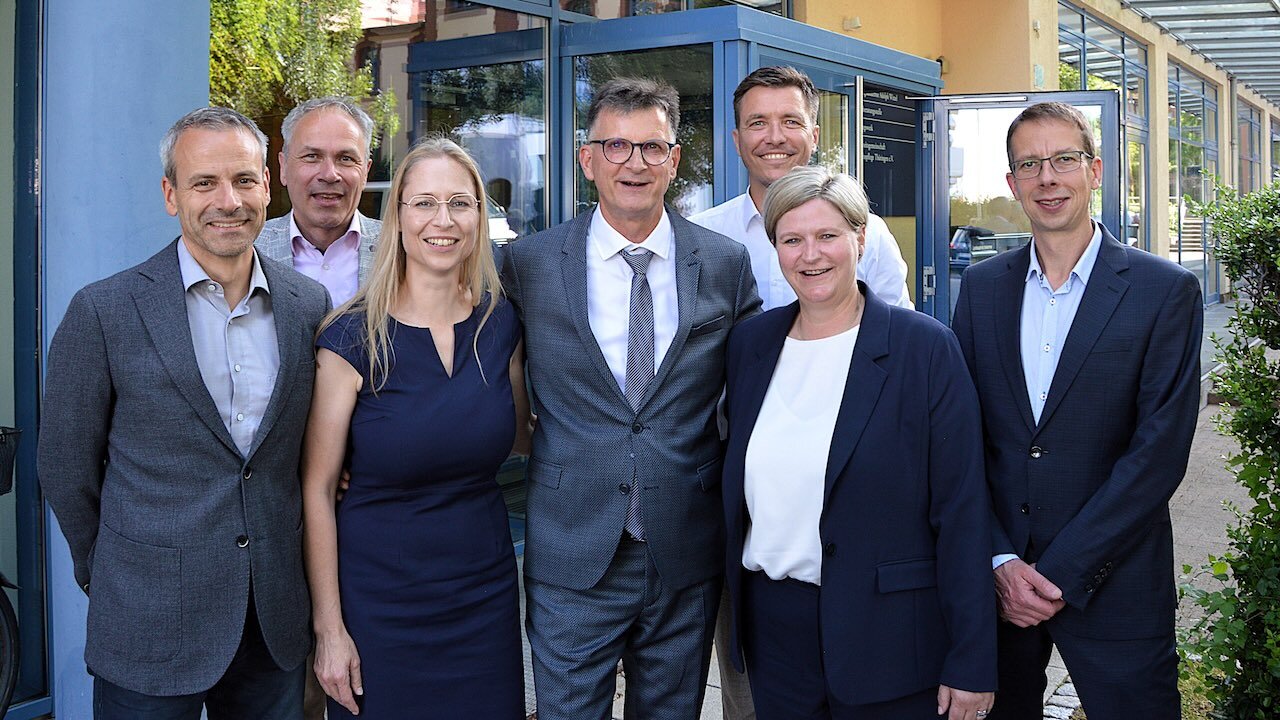 Der neue Kammervorstand in Thüringen (von links): Dr. Peter Engert, Vizepräsident, Dr. Axel Eismann, Dr. Anne Bauersachs,Dr. Ralf Kulick, Dr. Steffen Klockmann, Dr. Karin Seidler und Dr. Matthias Schinkel.